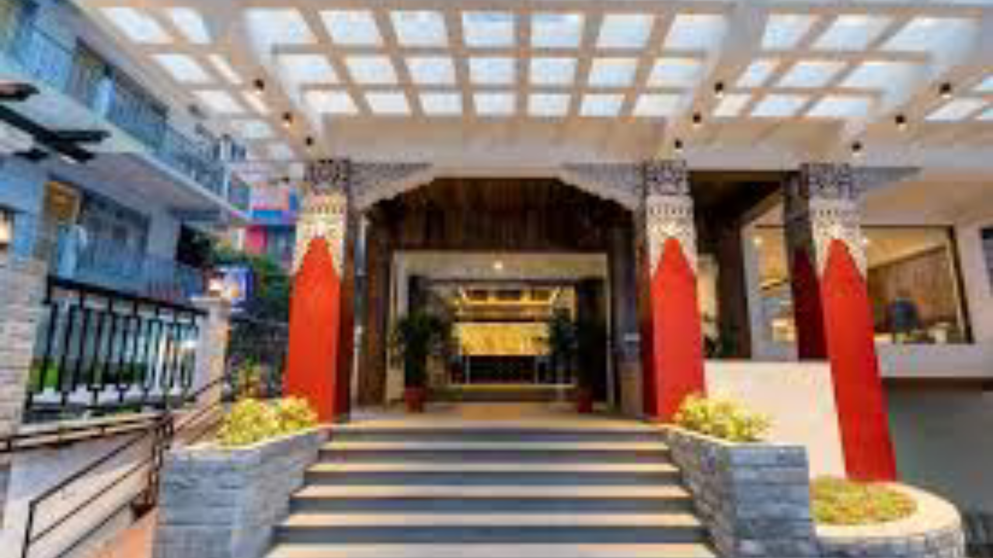 How much does a hotel in Mustang cost per day in 2024