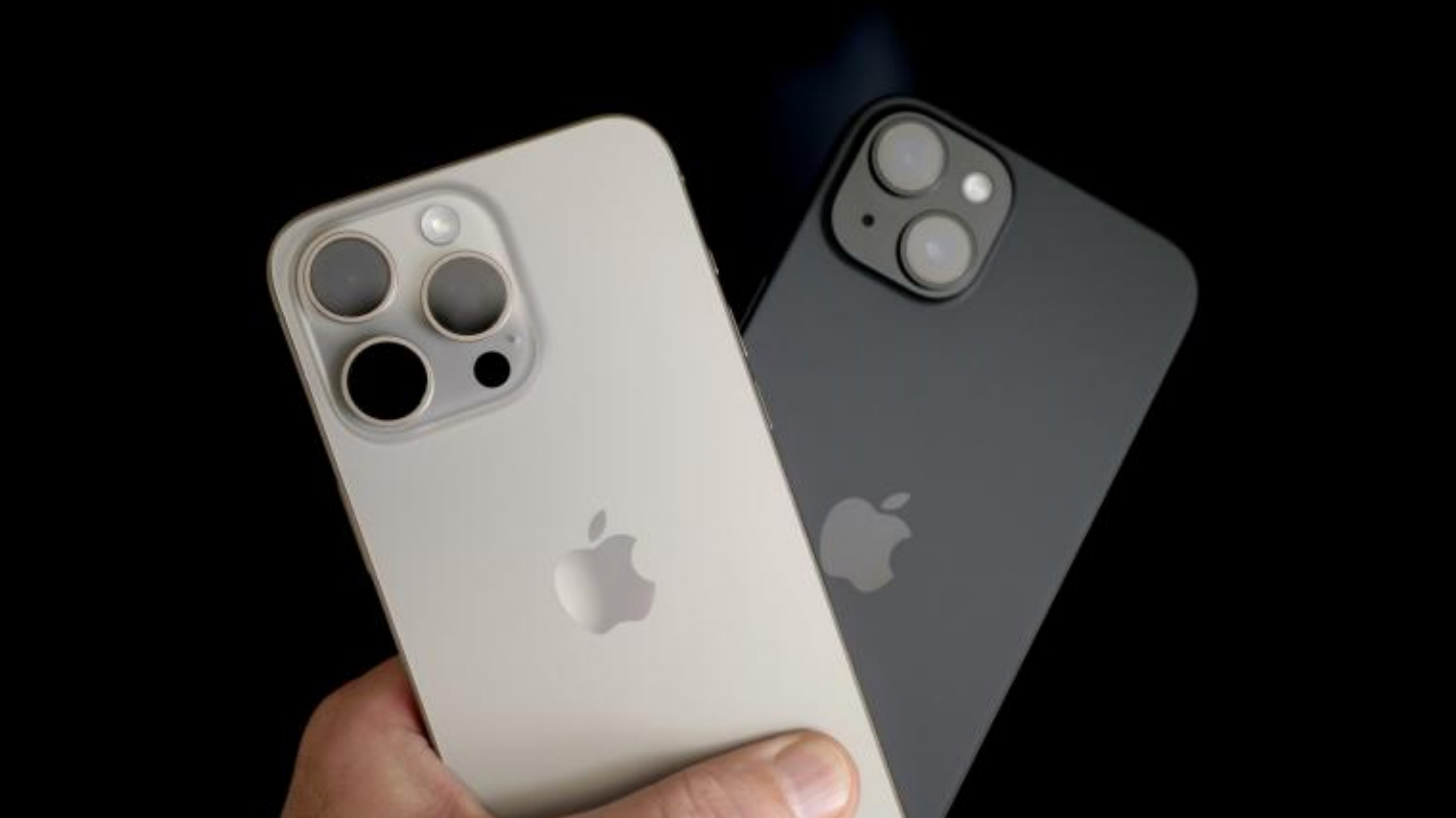 Apple's AI on the iPhone Will Run Without the Internet 