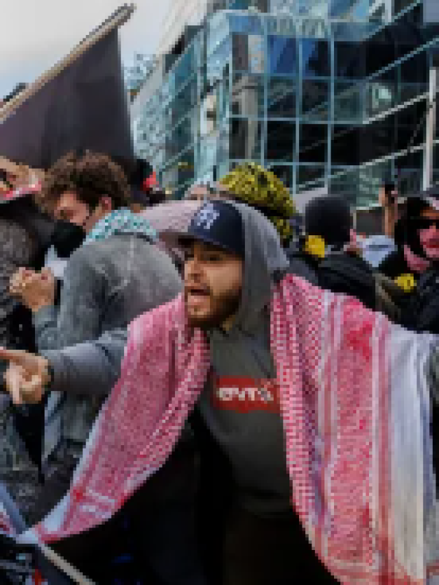 Rally outside Israeli Consulate sees confrontation with police and demonstrators detained