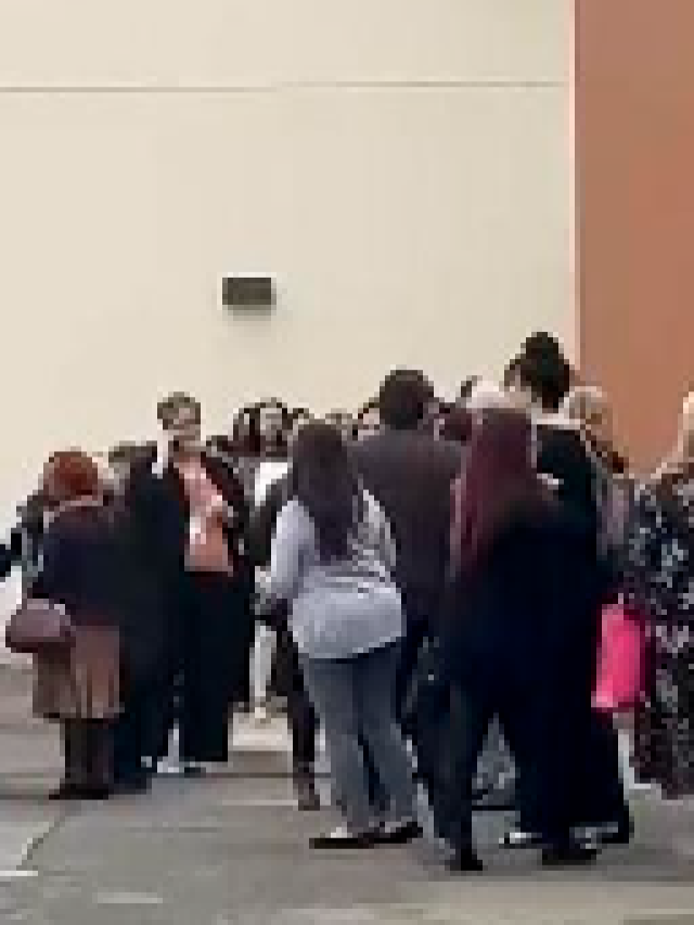 Five injured after bomb set off at courthouse